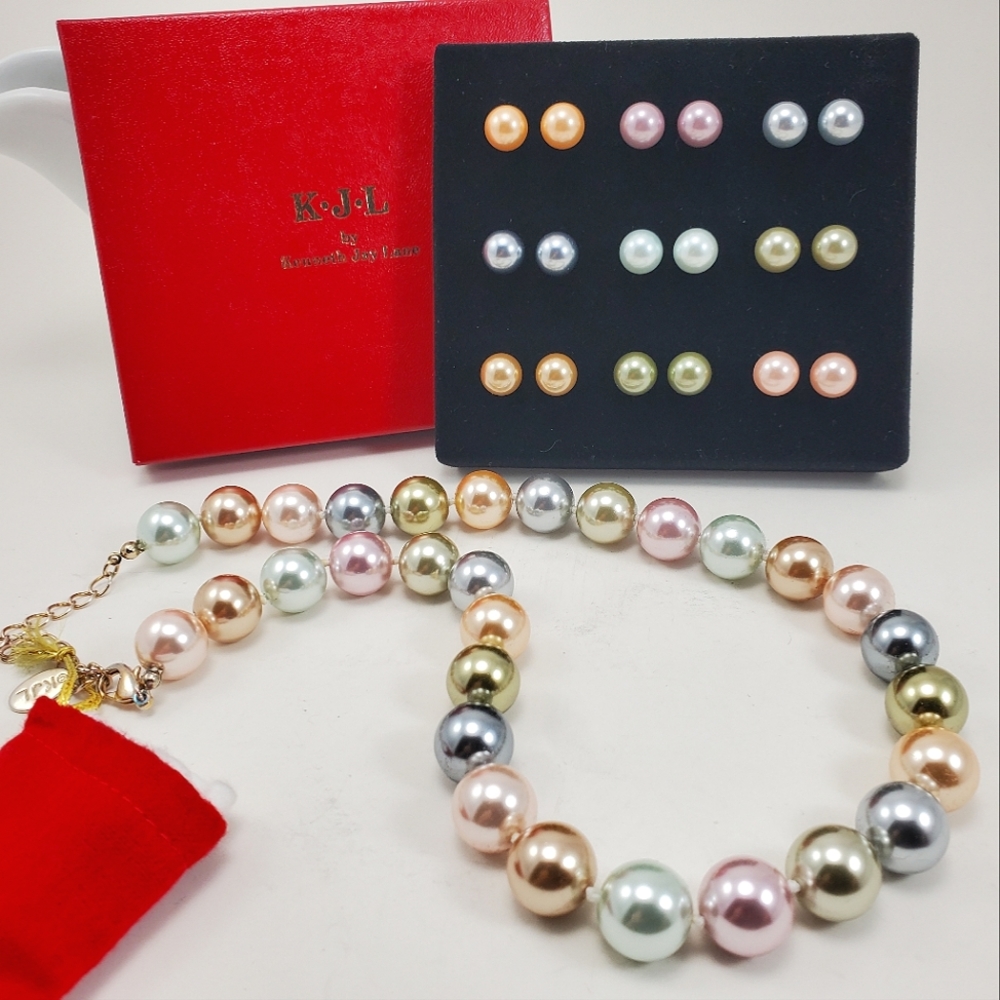 KJL KENNETH JAY LANE 'FIRST LADY' 2009 SIMULATED PEARL NECKLACE &  STUDS